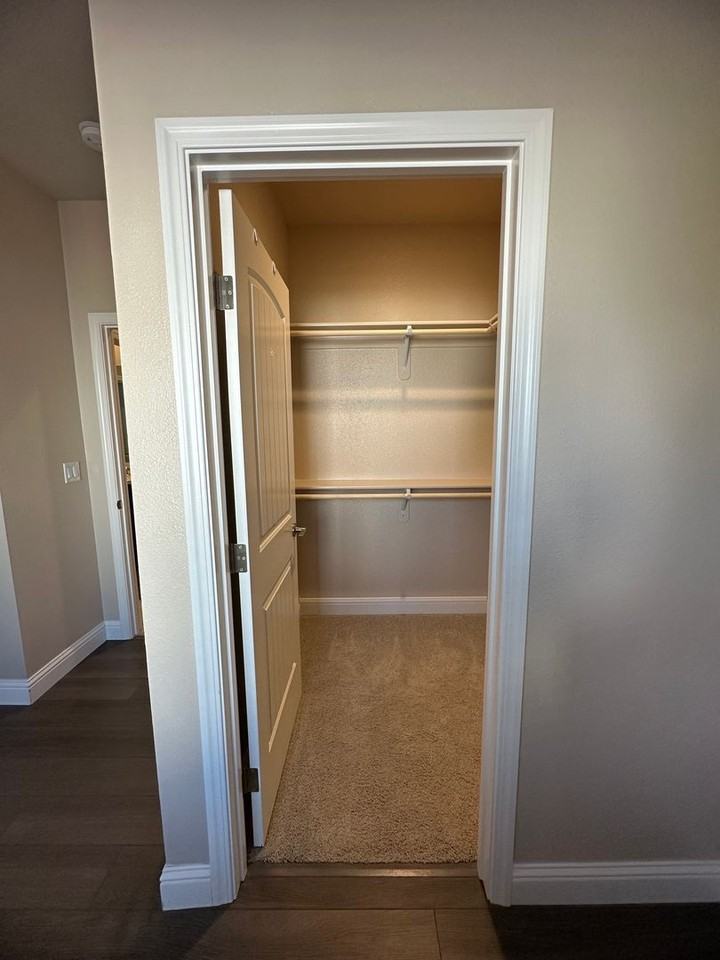 866 Congaree Ln - Photo 3 of 20