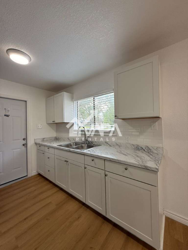 222 Kerry Brook Dr - Photo 6 of 20