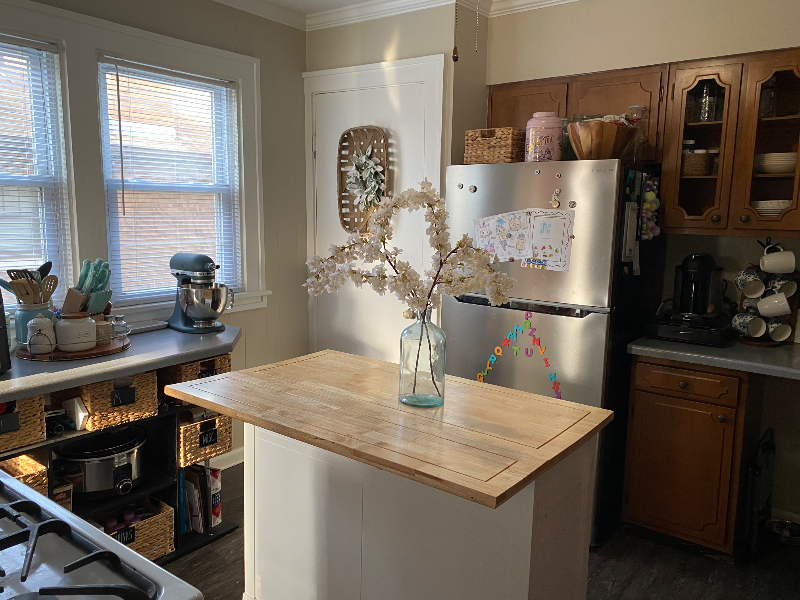 418 Paris Ave - Photo 2 of 10