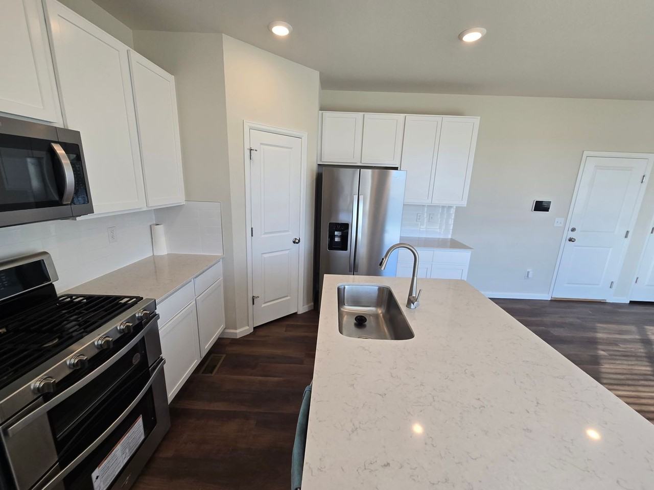 12328 East 100th Place - Photo 4 of 35