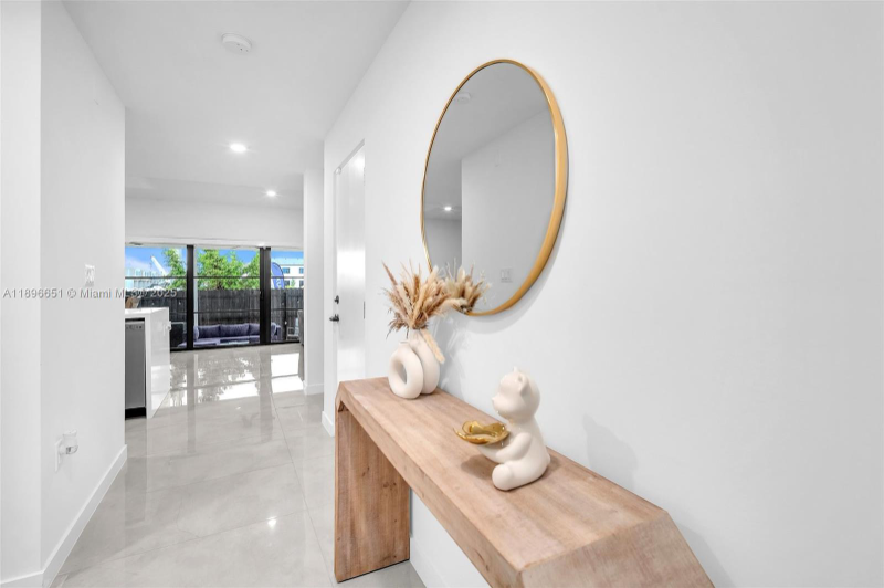 1337 Nw 3rd St - Photo 2 of 13