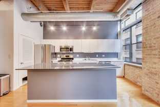 375 W Erie St #522 - Photo 1 of 1