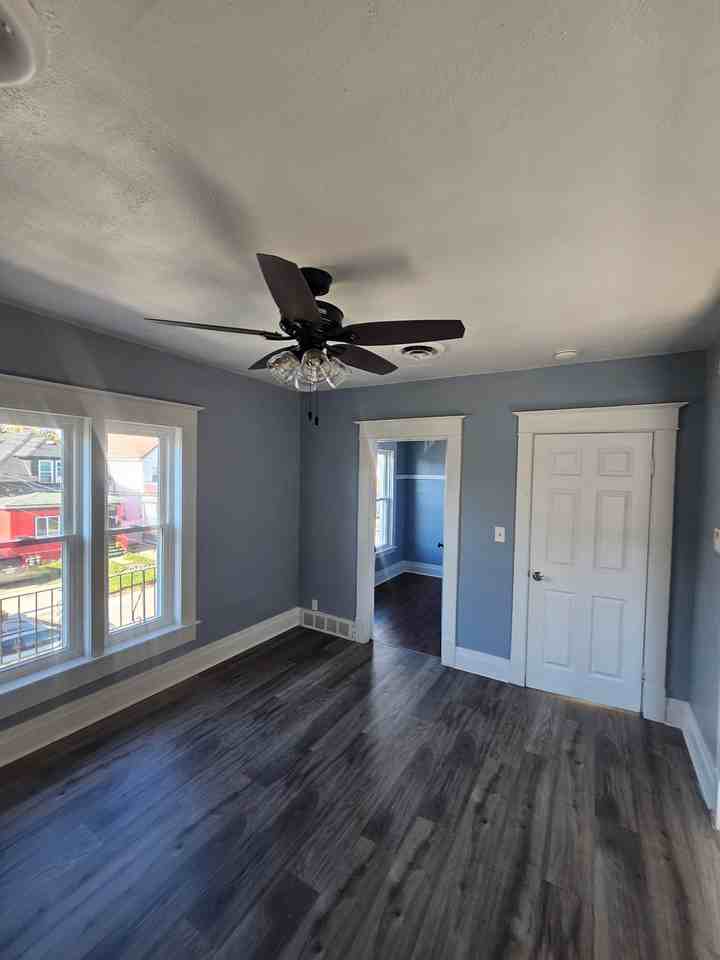 175 Freund Street - Photo 7 of 18