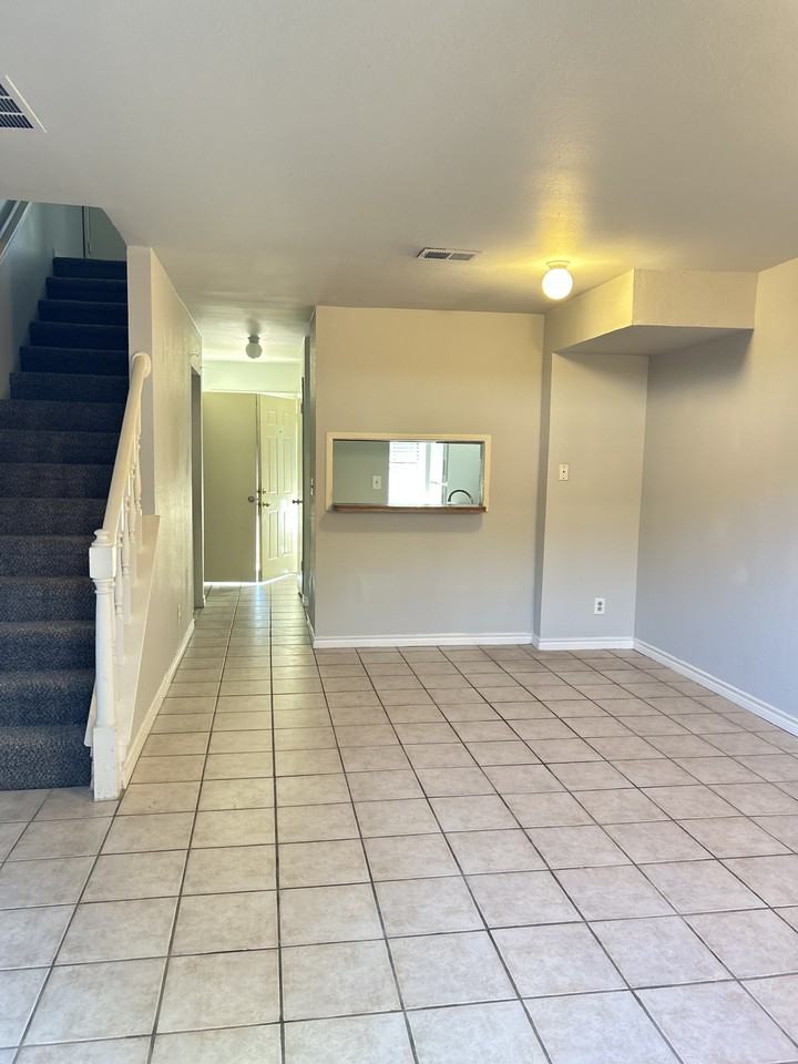 644 W Collins St #NA - Photo 2 of 17