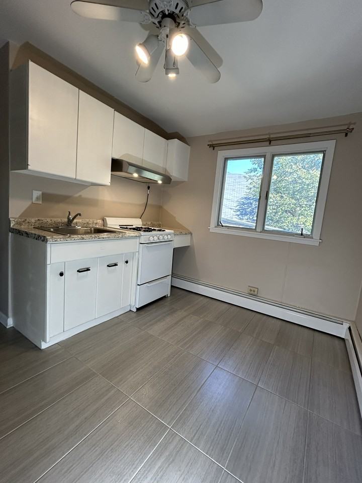 1231 Raymond Ave #NA - Photo 3 of 11