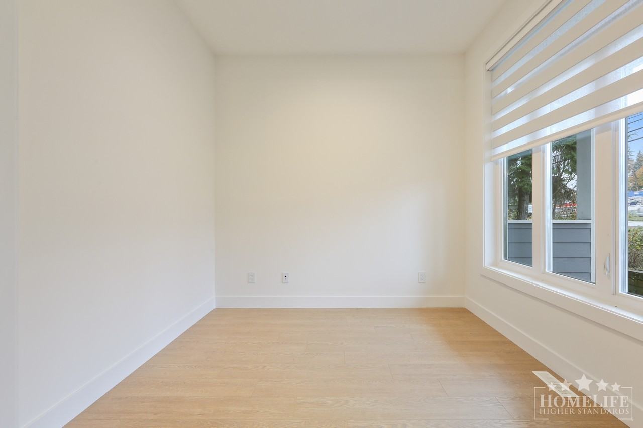 16674 16 Ave Uppr House - Photo 2 of 12