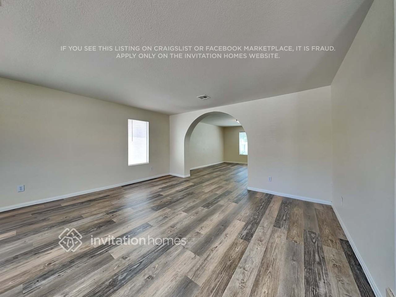 9421 Salt Water Ct - Photo 6 of 27