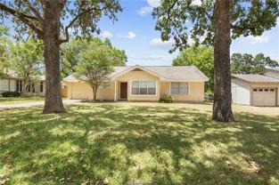 728 Mary Lake Dr - Photo 1 of 1