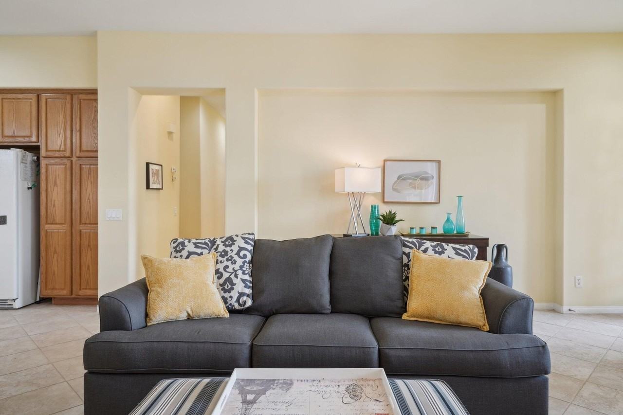 80570 Hoylake Dr - Photo 3 of 27