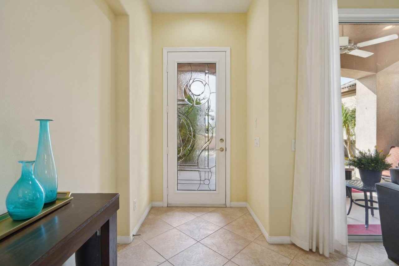 80570 Hoylake Dr - Photo 5 of 27