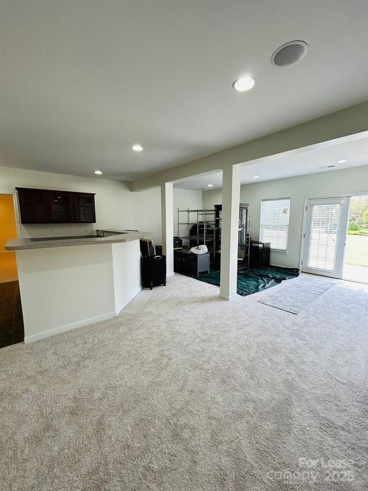 1916 Seefin Court - Photo 3 of 9