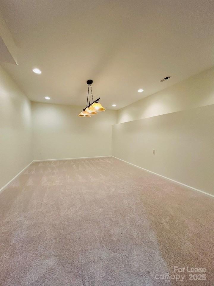 1916 Seefin Court - Photo 5 of 9