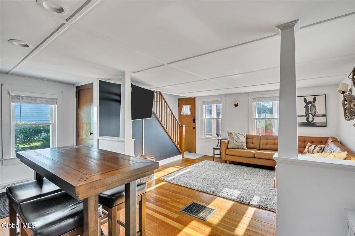 138 Elm St - Photo 7 of 34