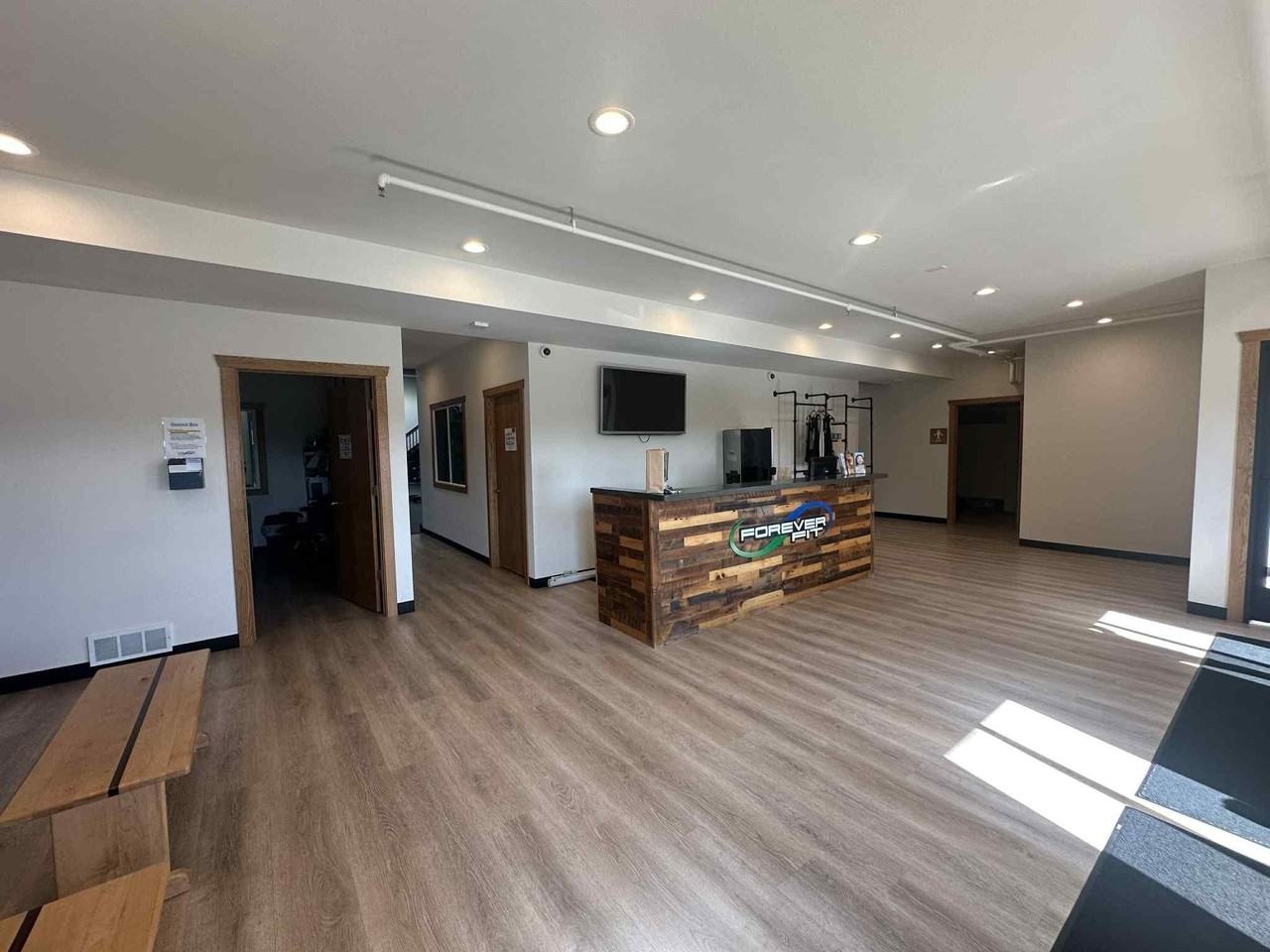 3750 Corporate Ave - Photo 5 of 14