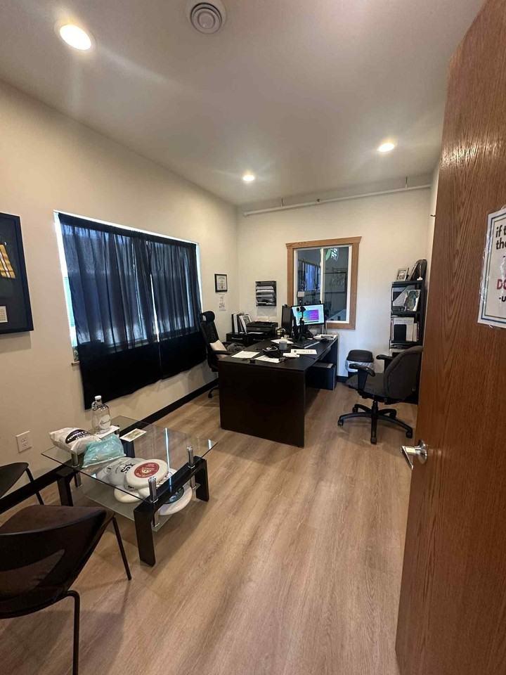 3750 Corporate Ave - Photo 7 of 14