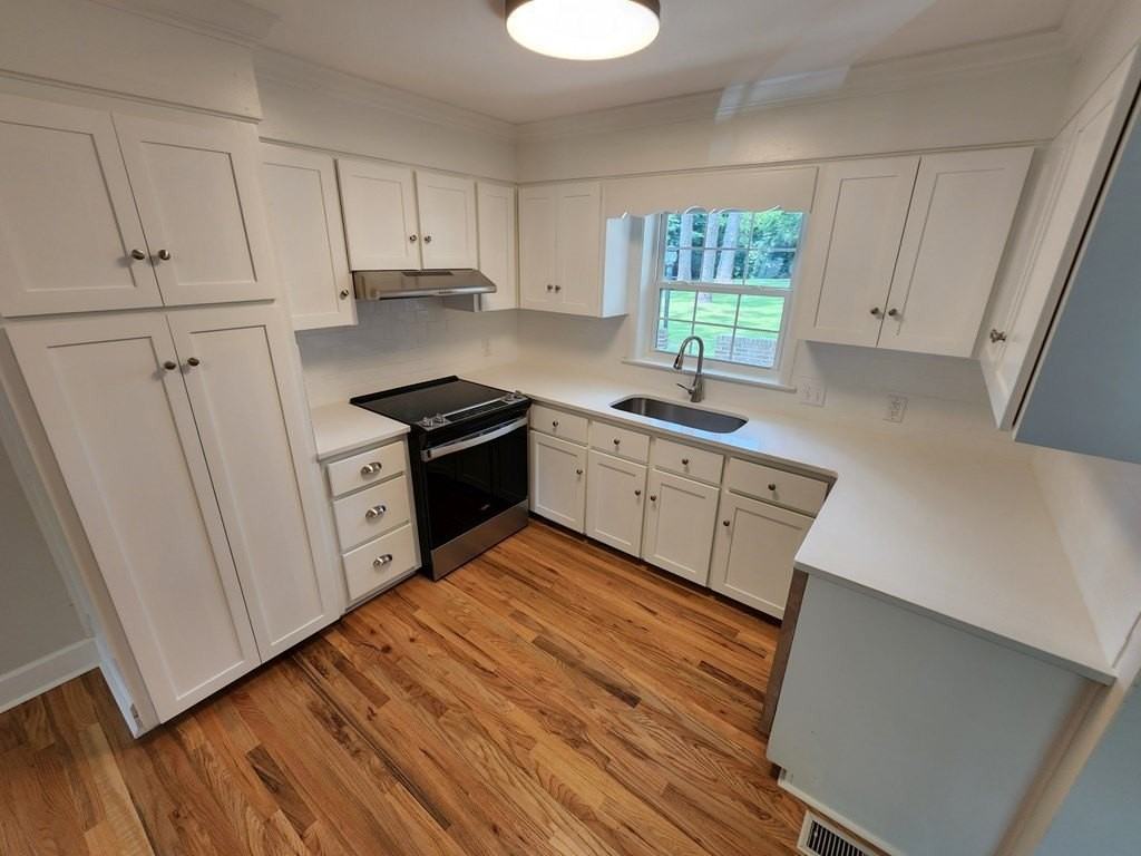 1718 Haisten Dr - Photo 3 of 8