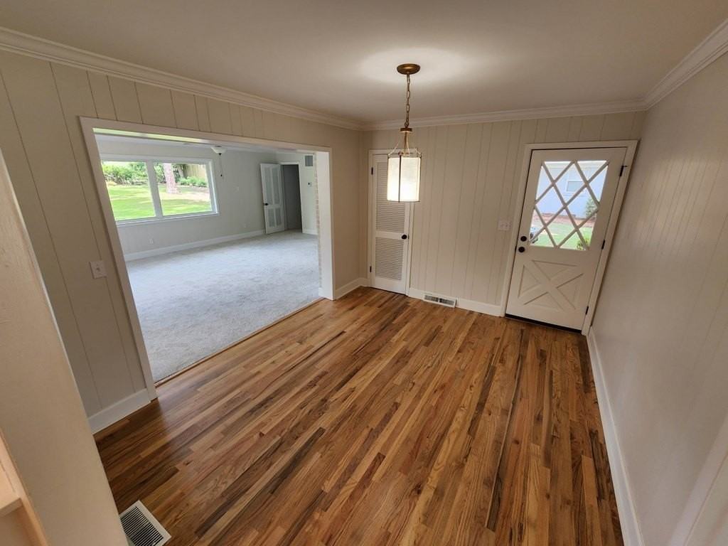 1718 Haisten Dr - Photo 4 of 8