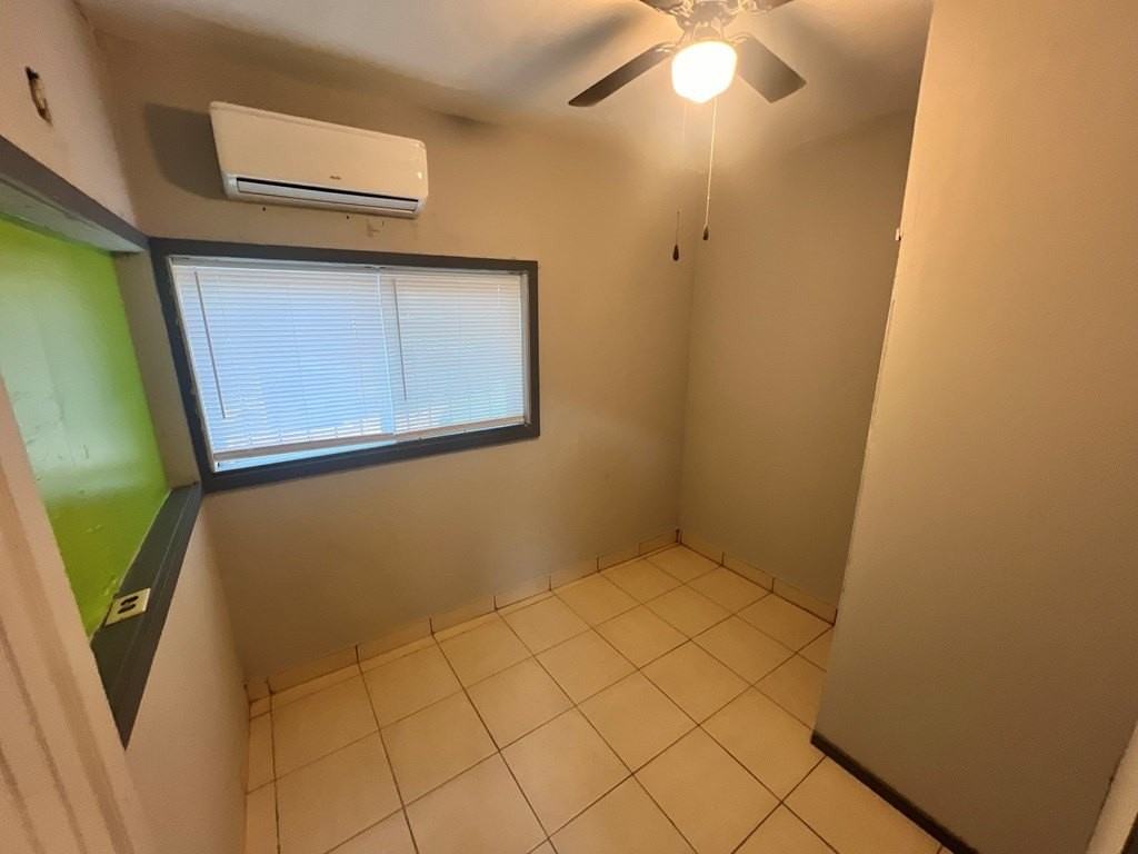 269 1/2 N Ceylon St - Photo 2 of 4