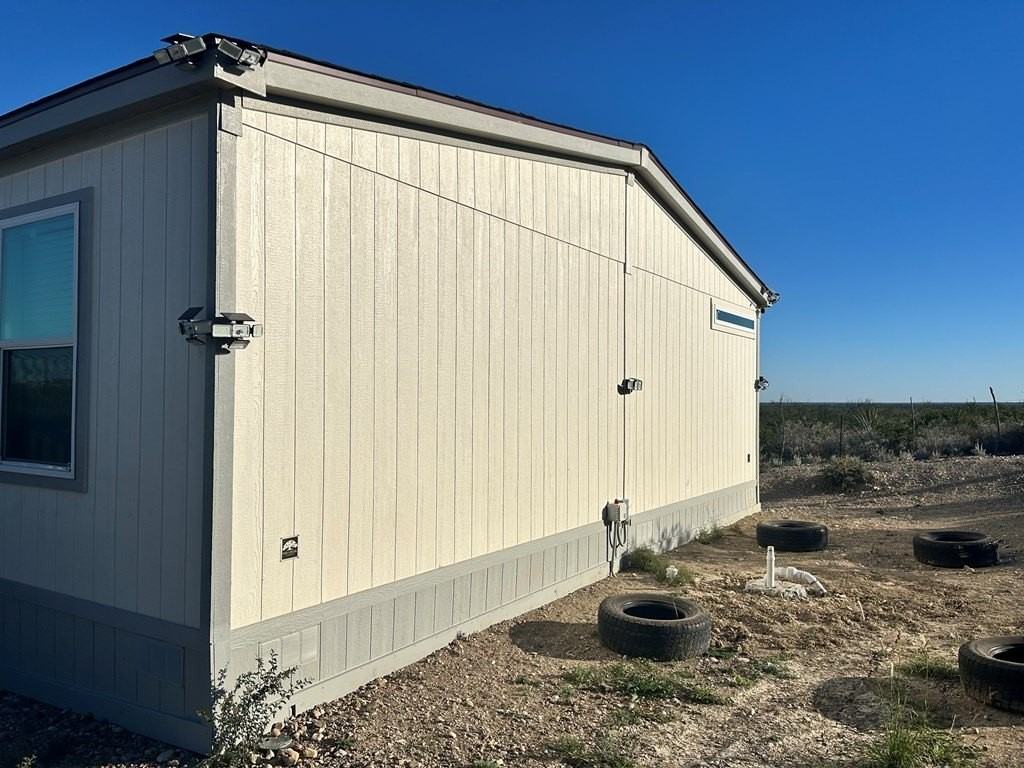 348 Remington Dr - Photo 2 of 33