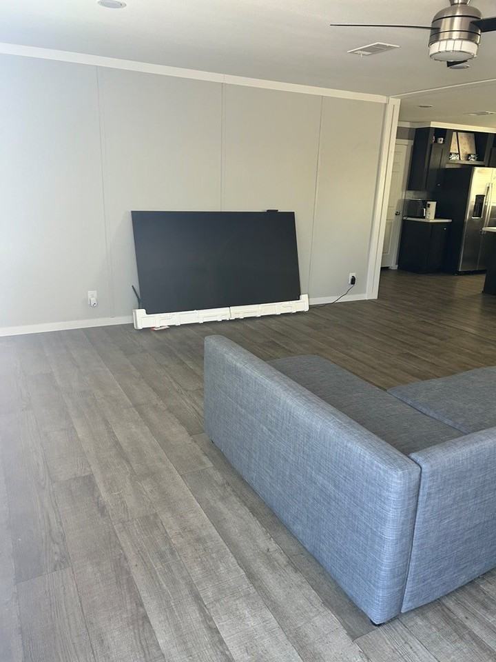 348 Remington Dr - Photo 7 of 33