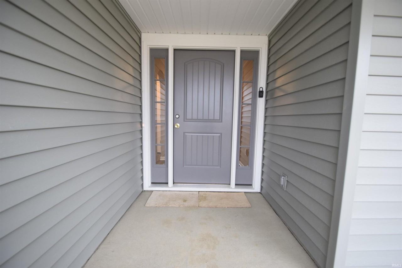 15028 Whitaker Dr - Photo 2 of 17