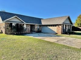 featured image of 2960 Plantation Dr W