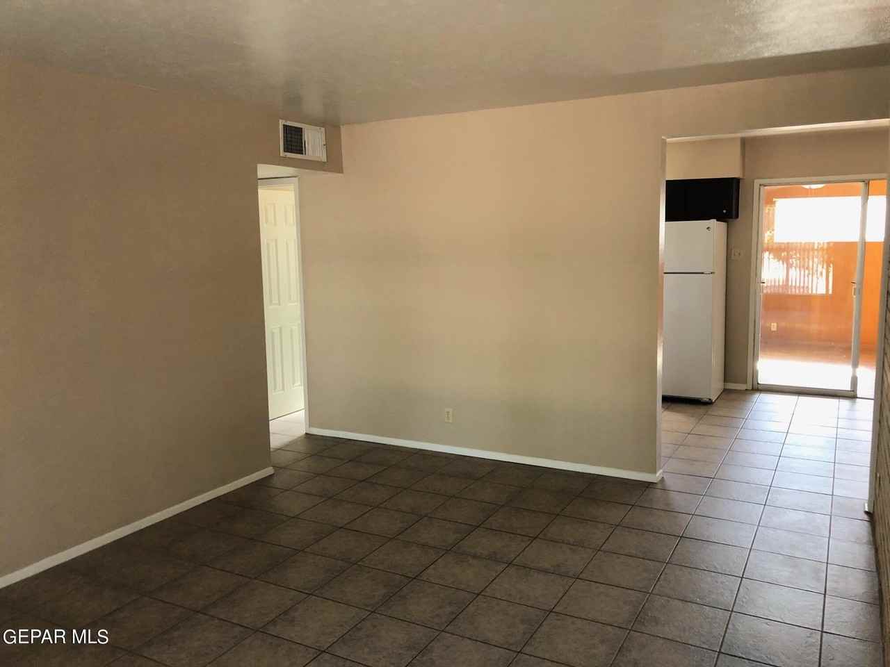 10073 Kirwood St - Photo 4 of 13