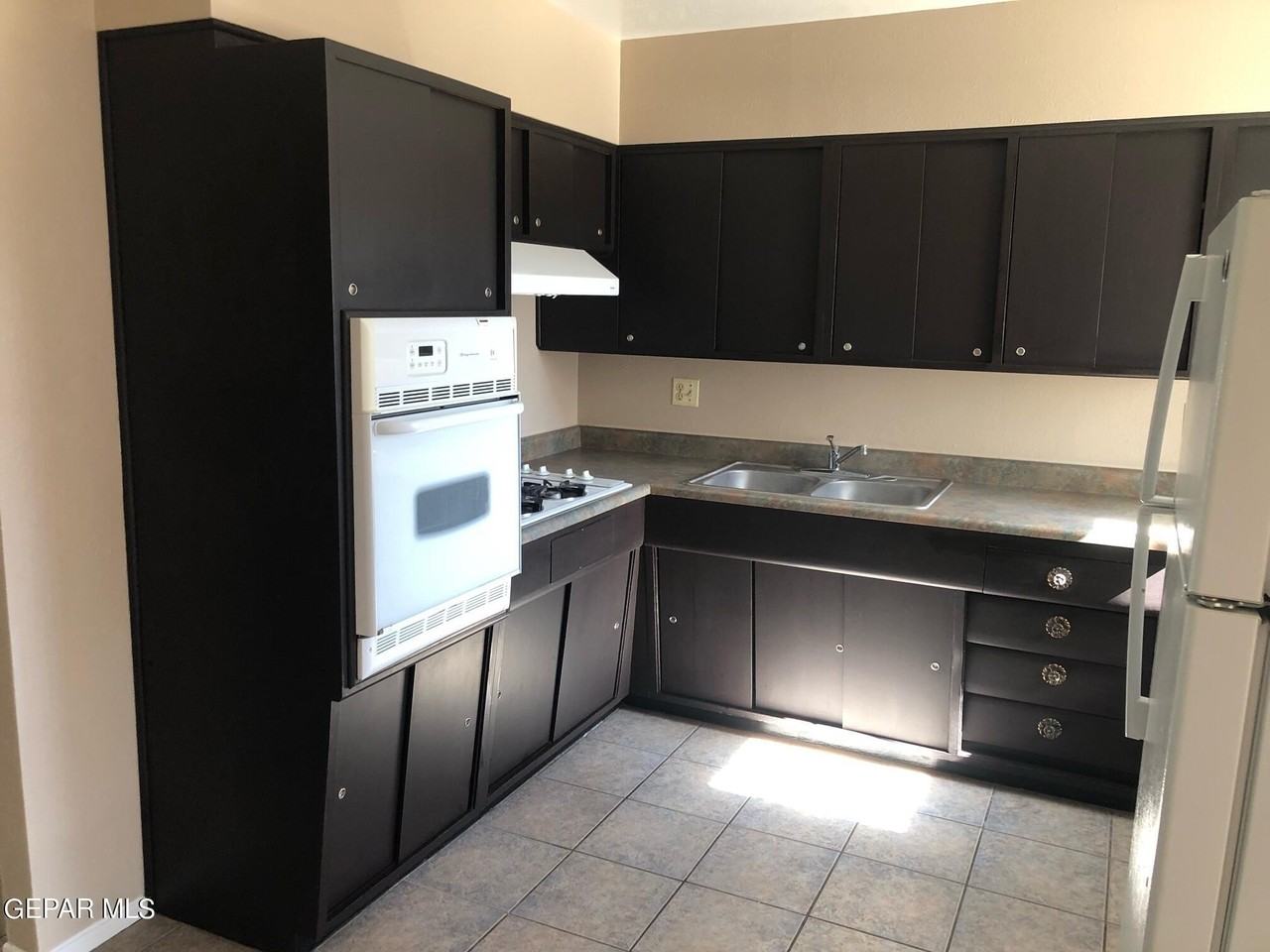 10073 Kirwood St - Photo 7 of 13