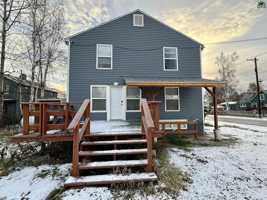 featured image of 760 8th Ave #B