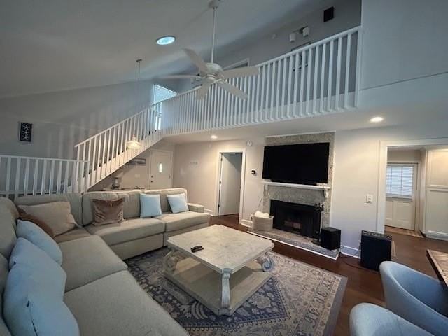 231 Menendez Ave - Photo 2 of 15