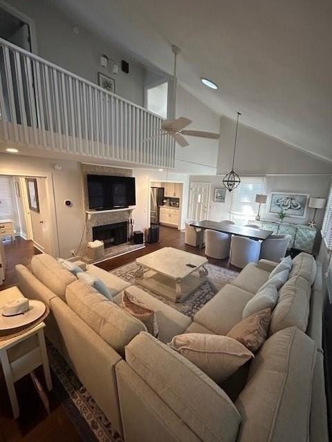 231 Menendez Ave - Photo 3 of 15