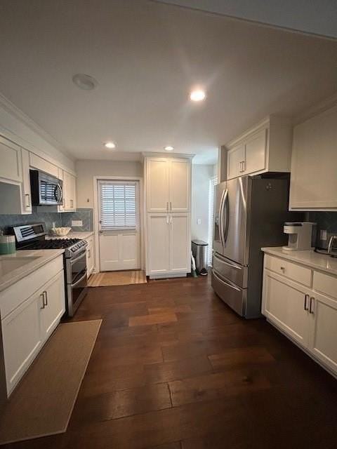 231 Menendez Ave - Photo 5 of 15