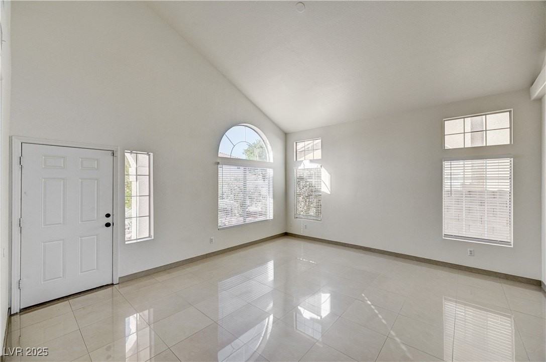 2546 Claridge Avenue #0 - Photo 6 of 46