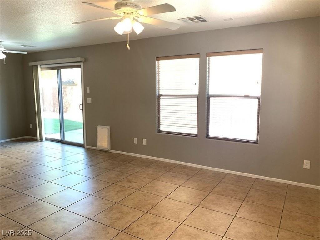 10801 Cape Shore Avenue - Photo 5 of 33