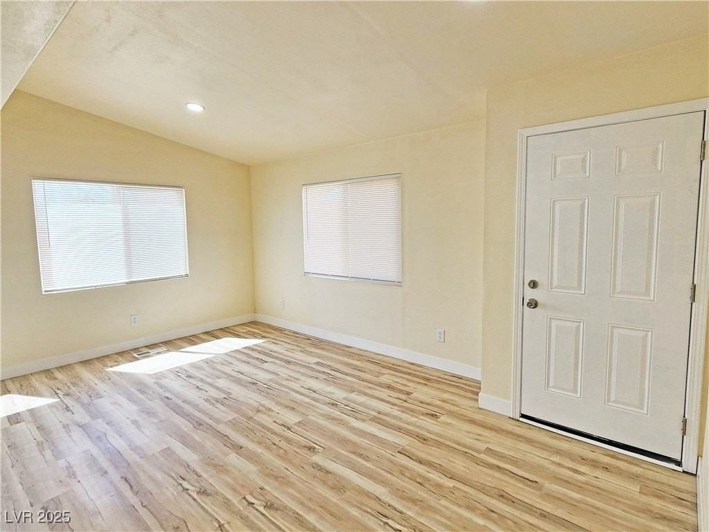 7701 Arabian Way - Photo 4 of 20