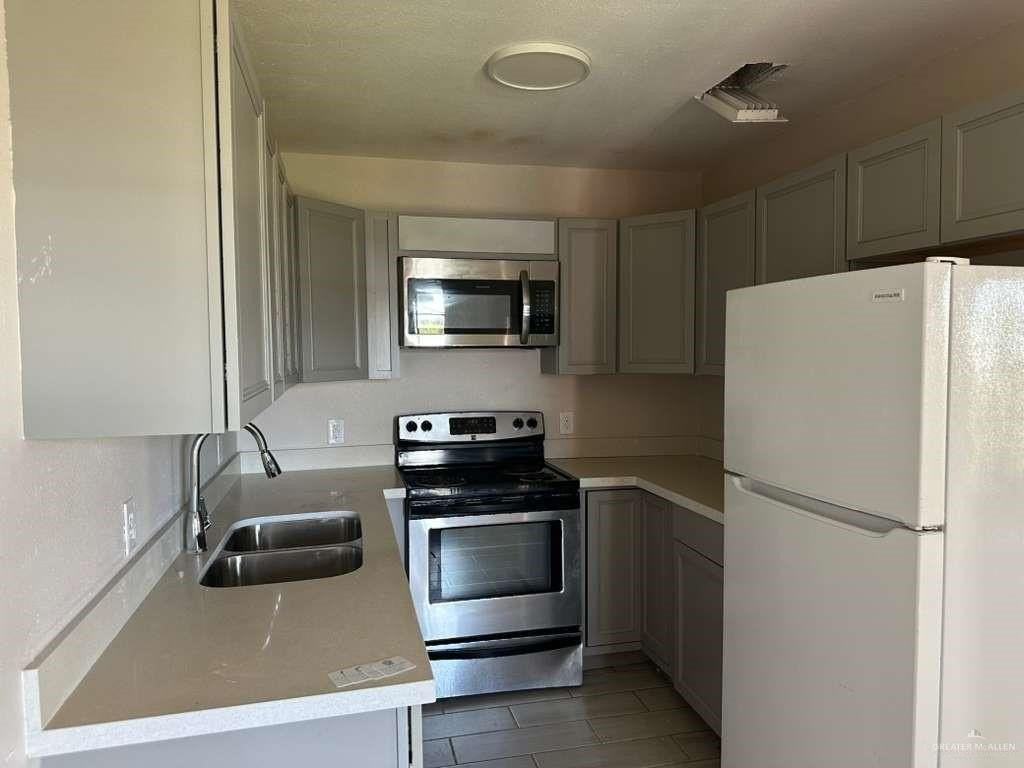 402 402 Gastel Circle Circle #13 - Photo 4 of 10