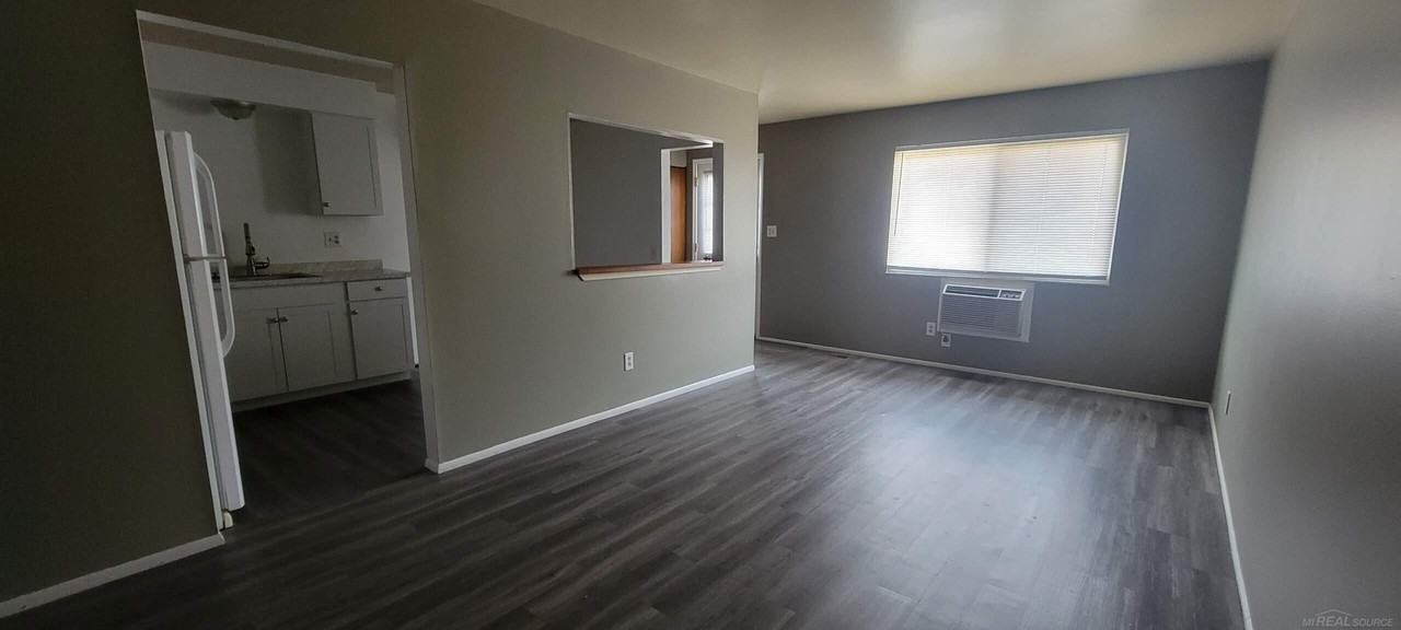 22700 Stair Dr Apt 3 #3 - Photo 3 of 10