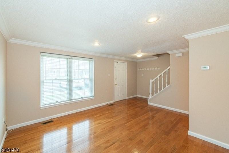 8 Constitution Way - Photo 6 of 26