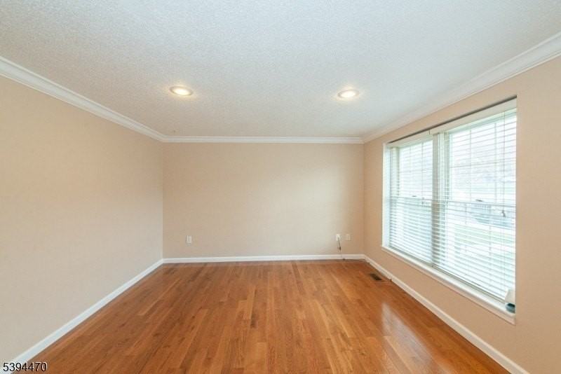 8 Constitution Way - Photo 7 of 26