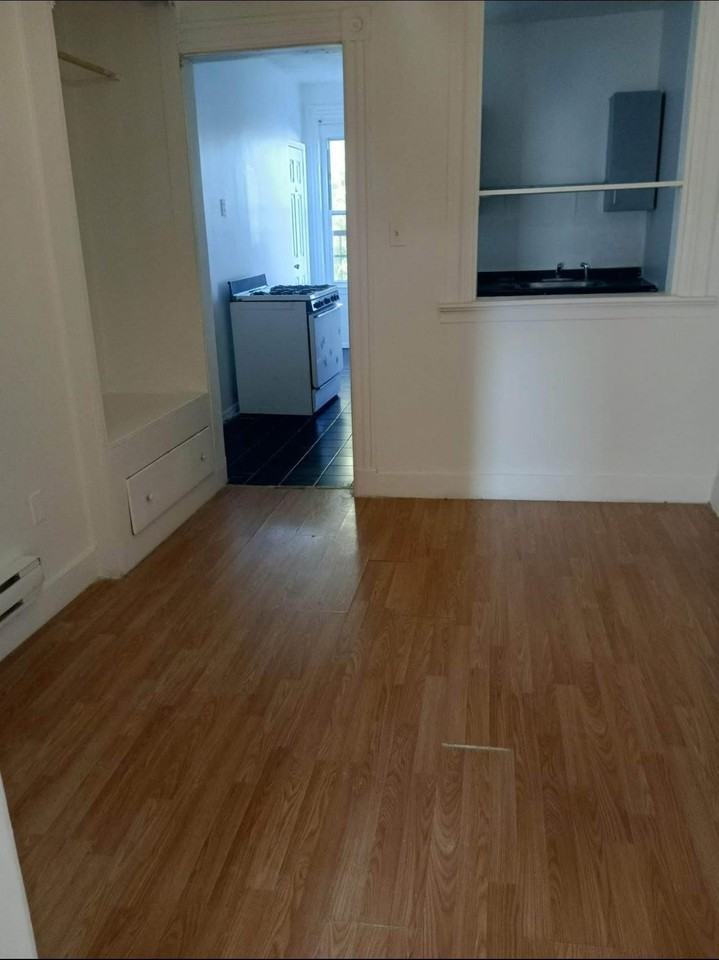 422 Saint Pauls Ave #1 - Photo 6 of 11