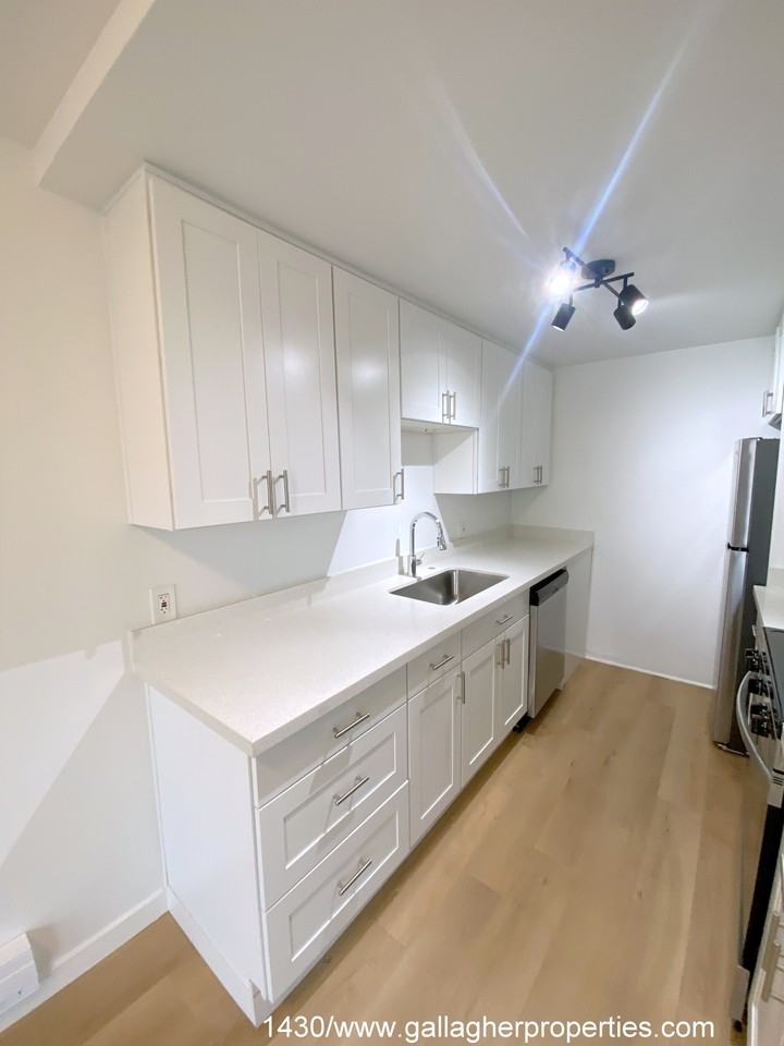 1430 - Photo 3 of 17