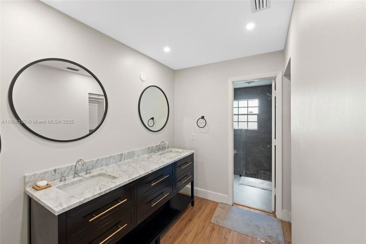 15026 Sw 141st Ct - Photo 3 of 8