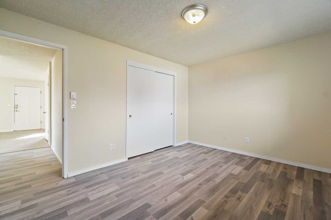 Lombard - Photo 6 of 10