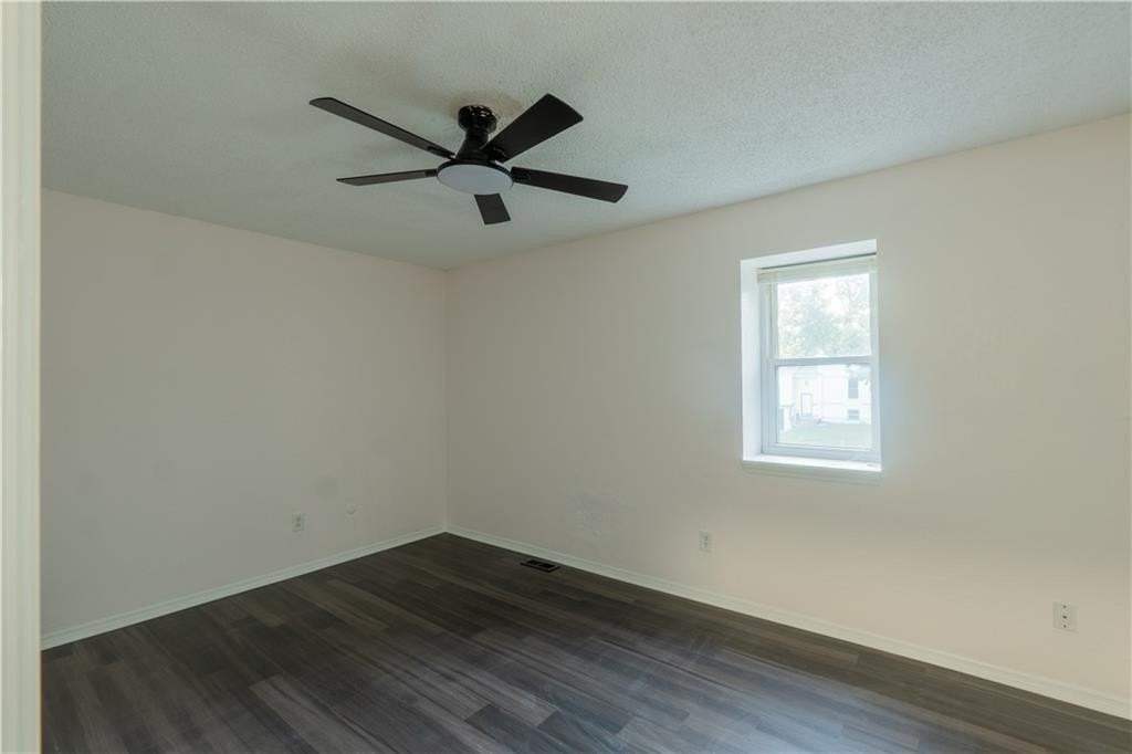 9525 Manning Ave - Photo 7 of 14