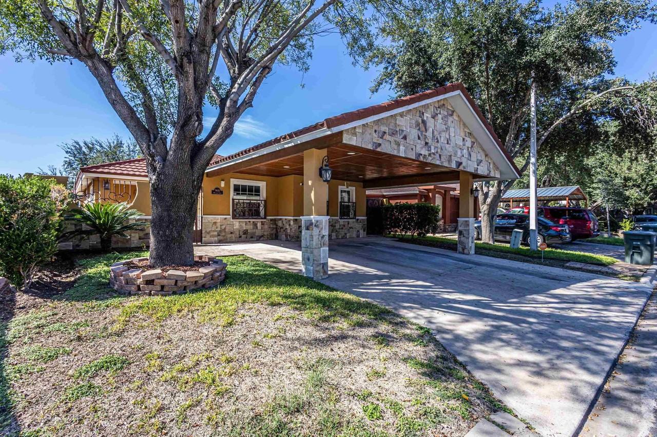 9618 Mallard Loop - Photo 2 of 30