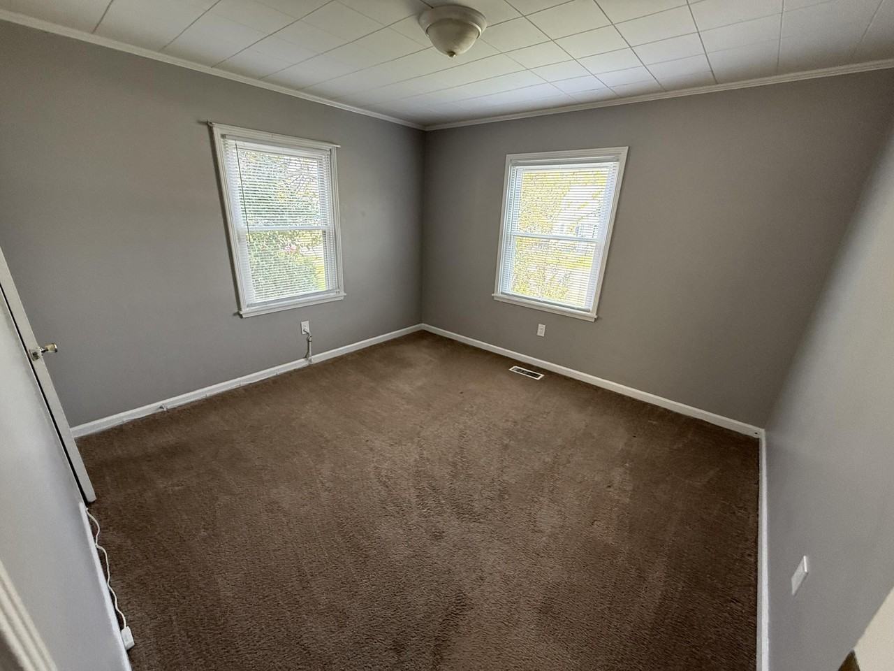 1026 Highland Park Drive - Photo 4 of 12