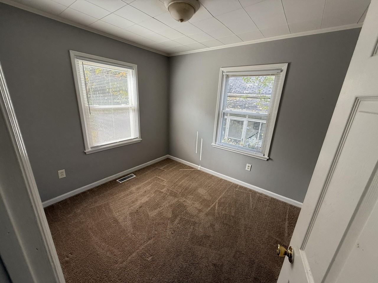 1026 Highland Park Drive - Photo 6 of 12