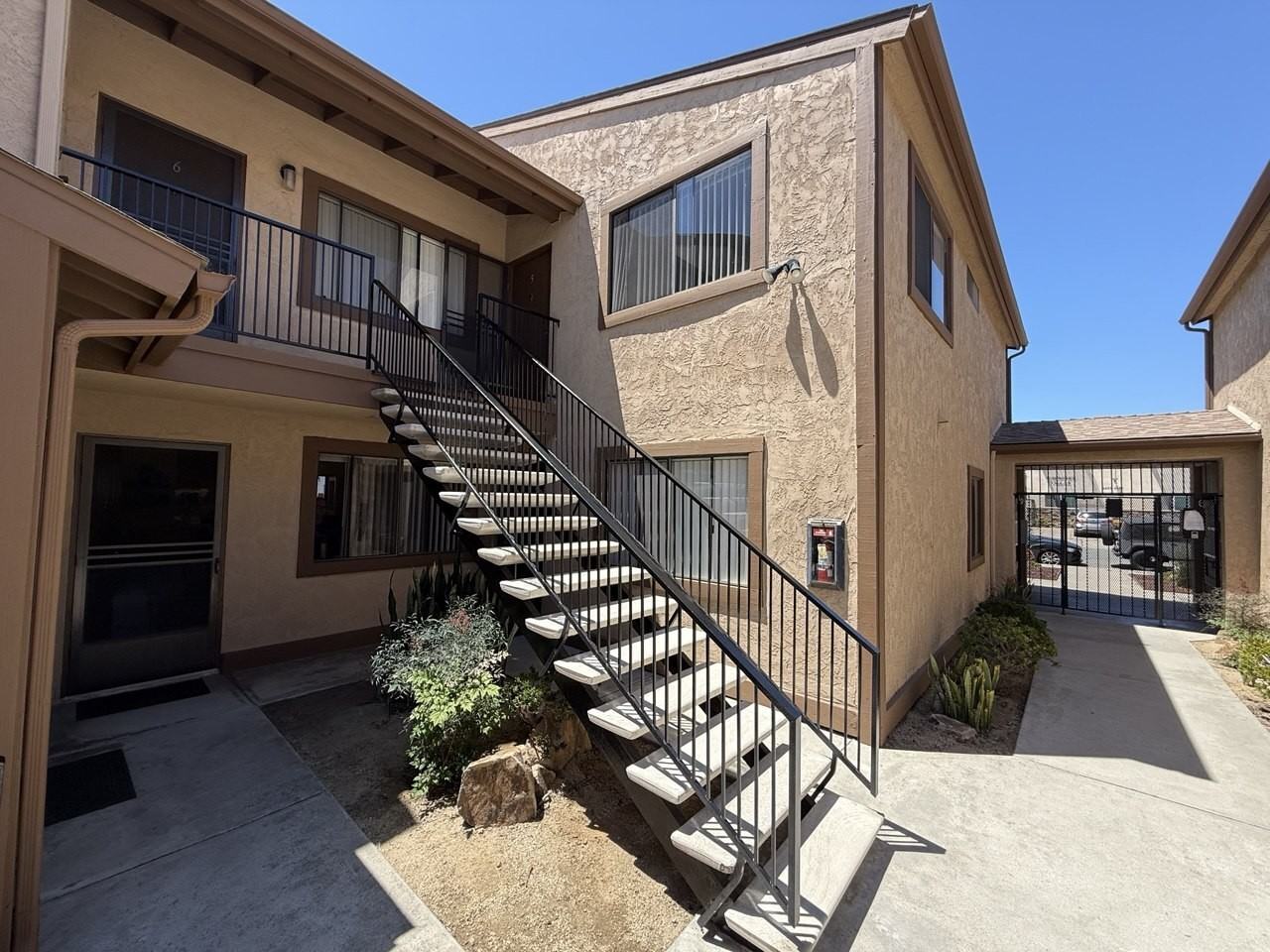 4455 & 4465 Cherokee Avenue - Photo 5 of 33