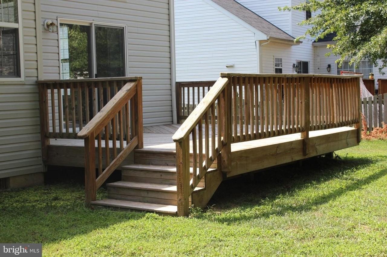 318 Hanna Ct - Photo 4 of 30