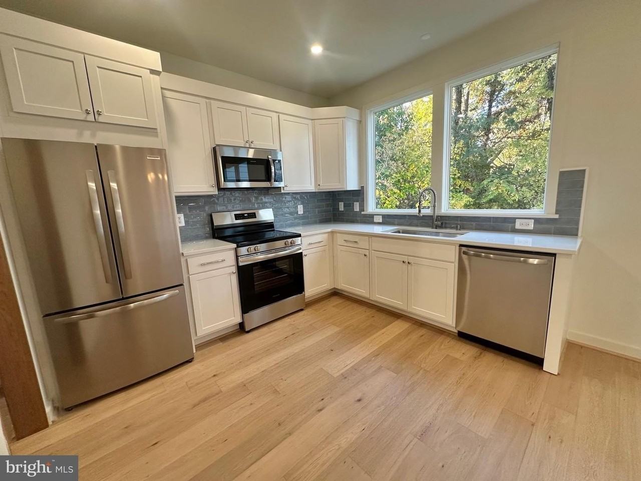 635D Upland Pl - Photo 7 of 24